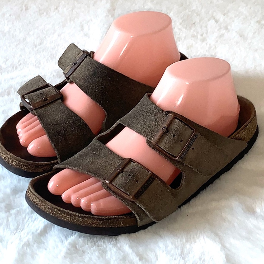 ✌🏽 Birkenstocks Leather Sandals  W8-8.5/ 39 / 250